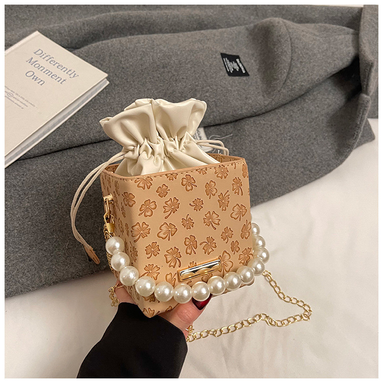 2025 Spring New Fashionable and Western Style Pearl Handheld Personalized Drawstring Chain Shoulder Strap Small Square Bag #swissmilitary