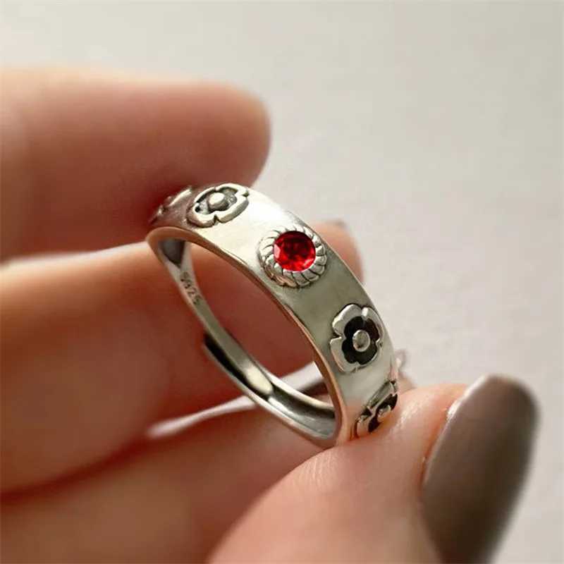 2024 New Fashion Women Vintage Zircon Inlaid Flower Adjustable Finger Ring Women Simple Zircon Flower Engraved Adjustable RingXJ250219