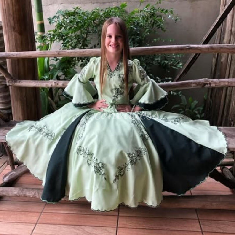 Sage Green Mexican Flower Girls Dress With Embroidery Mariachi Escaramuza Pageant Dress Kids Wedding Party Dress 2025 Inspired Idea Birthday Occasion 
