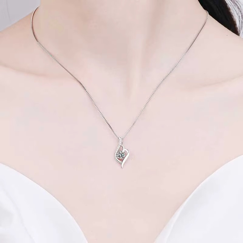 Fine Premium S Sterg Sier Moissanite Pendant Necklace Engagement Jewelry Gift for Ladies