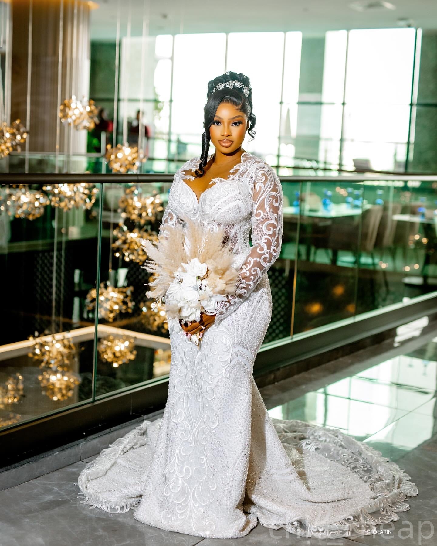 2025 Arabic Aso Ebi Plus Size Ivory Wedding Dress Sequined Full Sleeves Vintage Charming Bridal Gowns Dresses ZJ0466