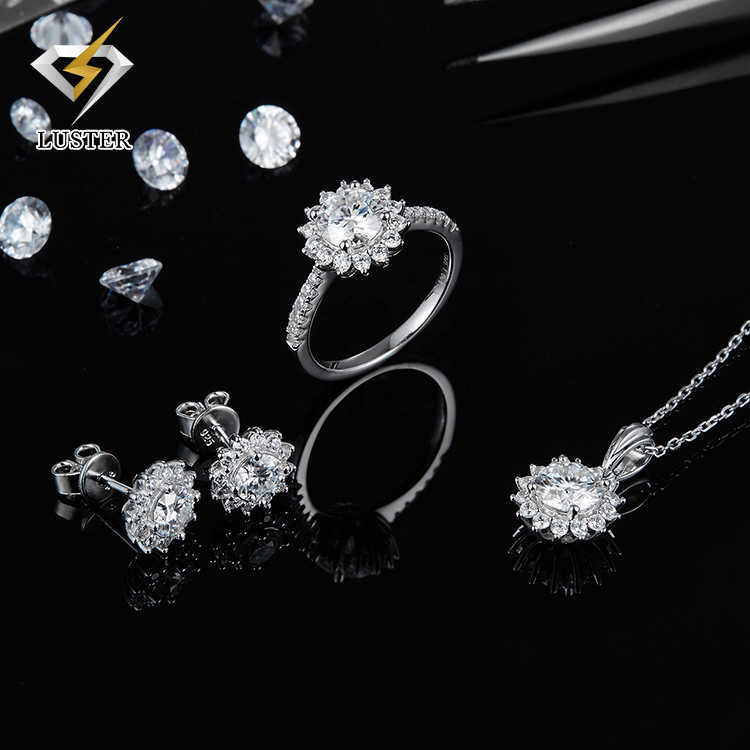 S925 Silver 0.5ct D VVS1 Sun Flower Moissanite Diamond Stud Earrings 925 Moissanite Earring