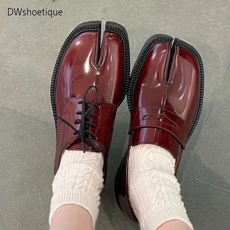 Spilt toe lace up women loafers fashion dress shoes