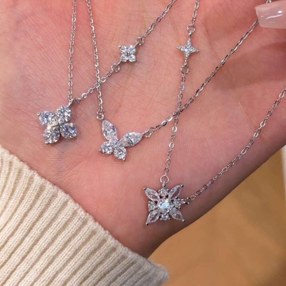 Butterfly sterg sier necklace, light , high-end feeg, lucky clover zircon collarbone chain, heart pendant