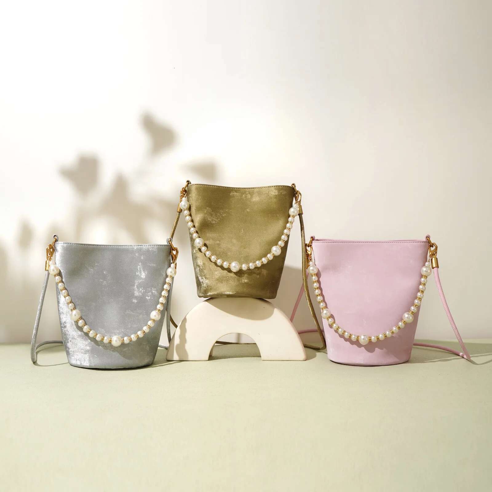 High Quality Genuine Leather Ladies Bucket Handbags Designer Satin Shoulder Bag Crossbody Bags For Women