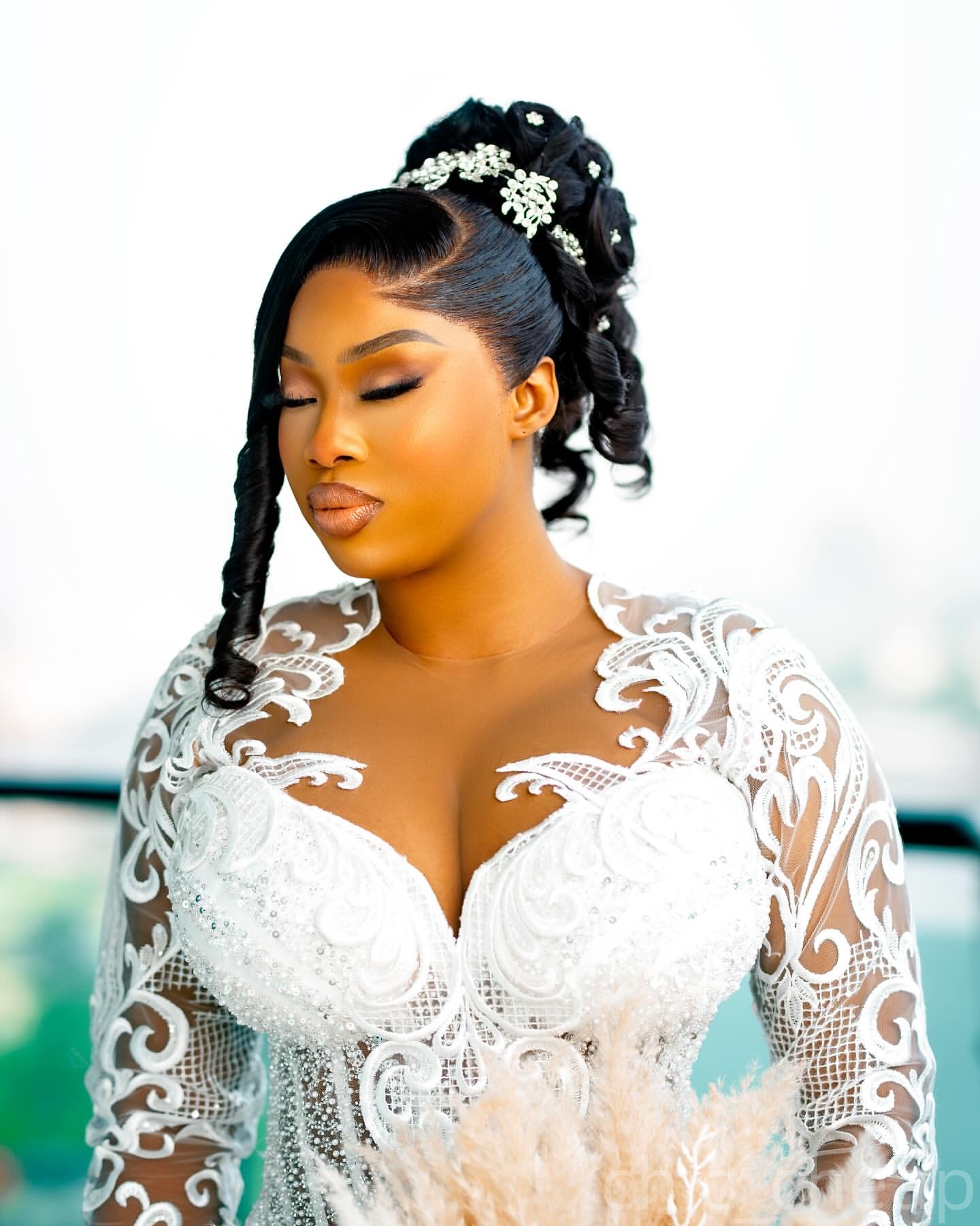 2025 Arabic Aso Ebi Plus Size Ivory Wedding Dress Sequined Full Sleeves Vintage Charming Bridal Gowns Dresses ZJ0466