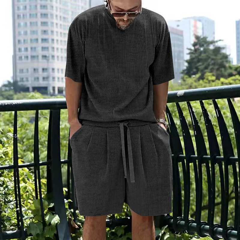 T-shirt Loose Short Sleeved Casual Sports Suit Mens Shorts Cool European and American Ice Silk Summer Mens ClothingXJ250218