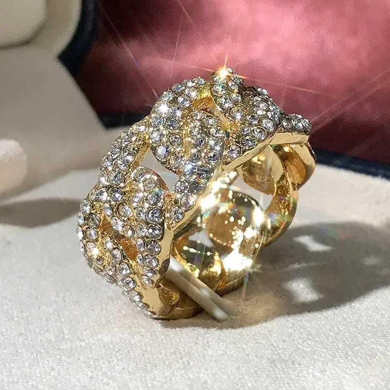 Europe and The United States Full Circle of Diamonds Hip-hop Winding Chain Ring Mens Personalized High-quality AccessoriesXJ250219