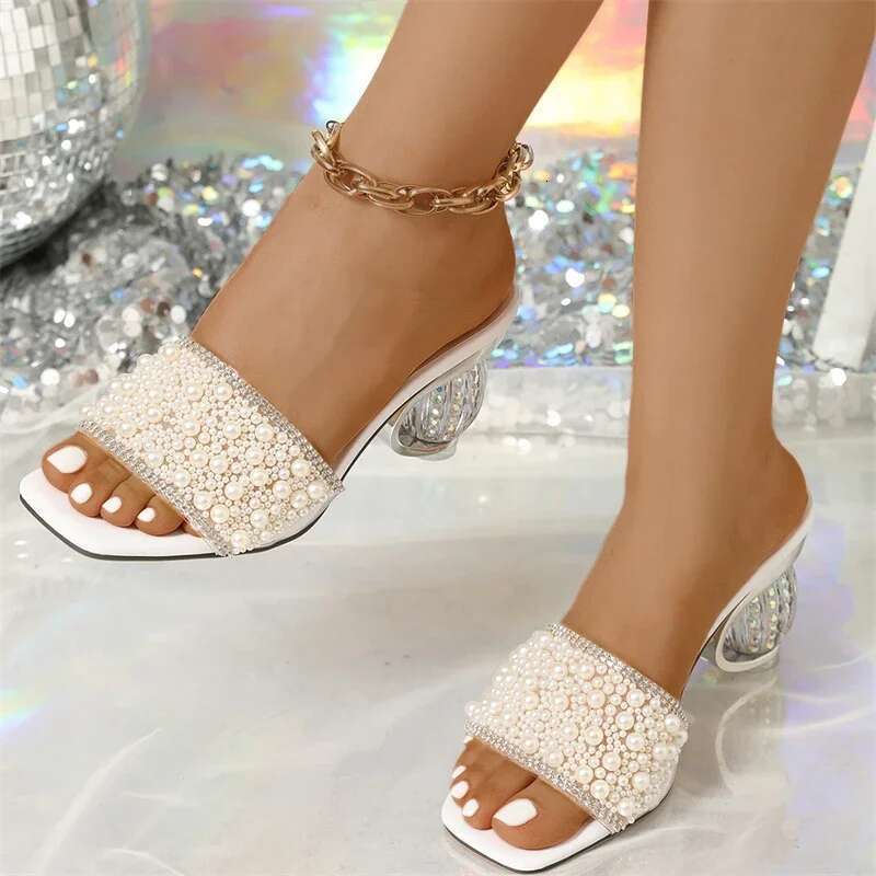 Street Style PVC Transparent Pearl Women Slippers Fashion Open Toe Crystal Dia Round Heels Female Shoes