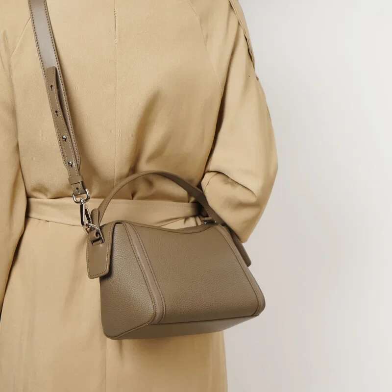 Square For Women Designer Handbags First Layer Cowhide Crossbody Shoulder Bags Simple Pillow Bag 2024 New