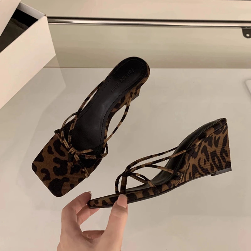 SUOJIALUN Summer Women Slipper Fashion Narrow Band Ladies Elegant Sandals High Weadge Heel Outdoor Elegant Slides 250213