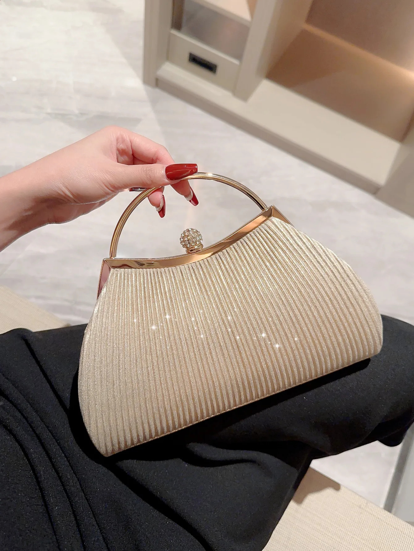 Womens classic pleated n shiny handheld evening bag with rhinestone decoration dress party prom dr 250528
