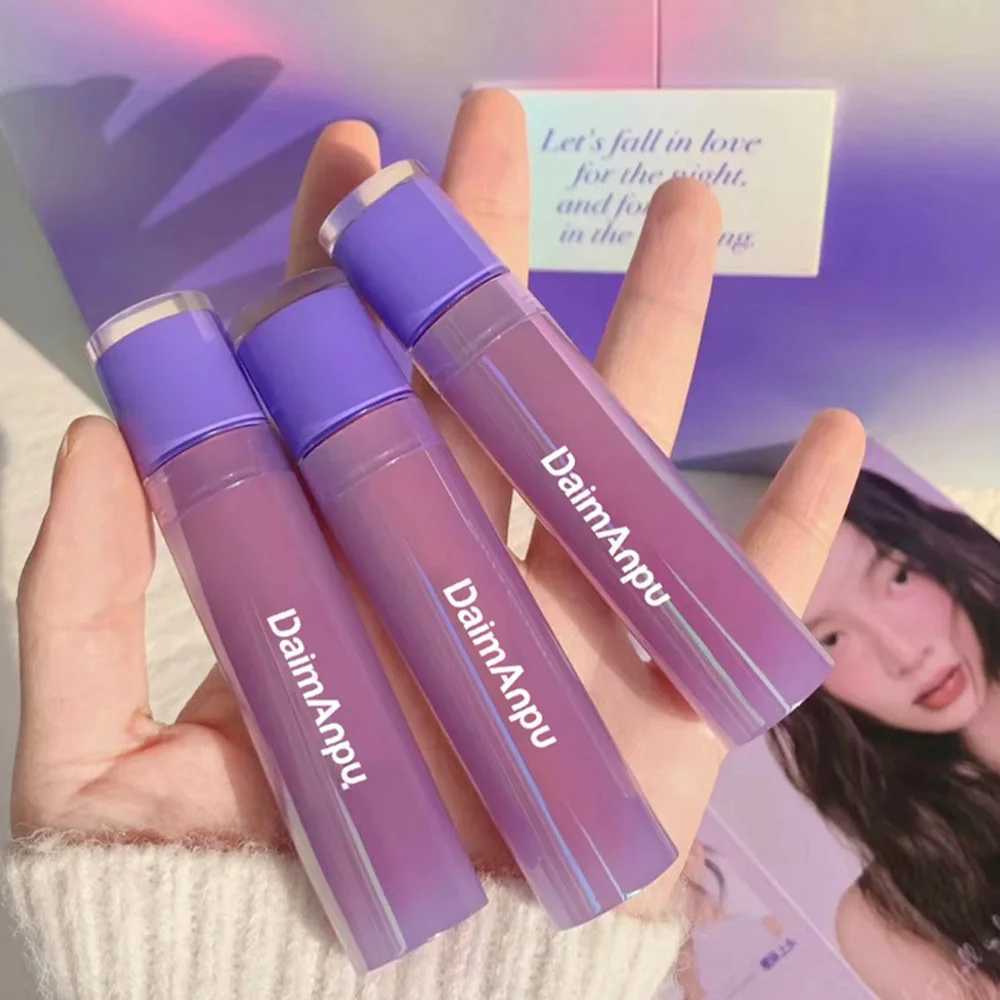 Purple Plumping Lip Gloss Mirror Water Gloss Shining and Moisturizing Highly Pigmented Lip Stain for Girls and WomenW250219