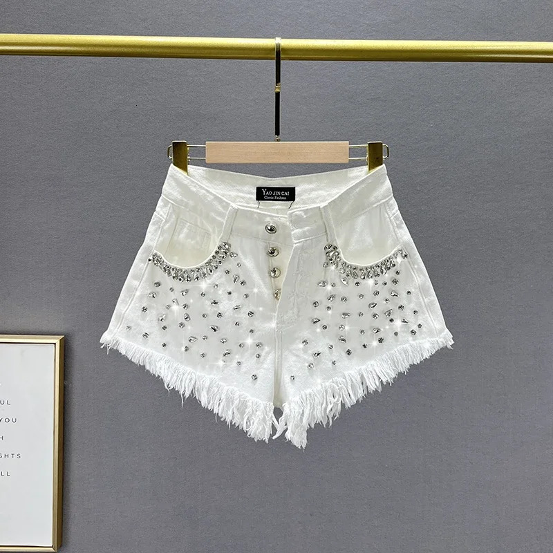 Diamond-Embedded Denim Shorts Womens Fashionable Summer High Waist Loose Slimming Raw Hem Wide Legs Short Pants 250217