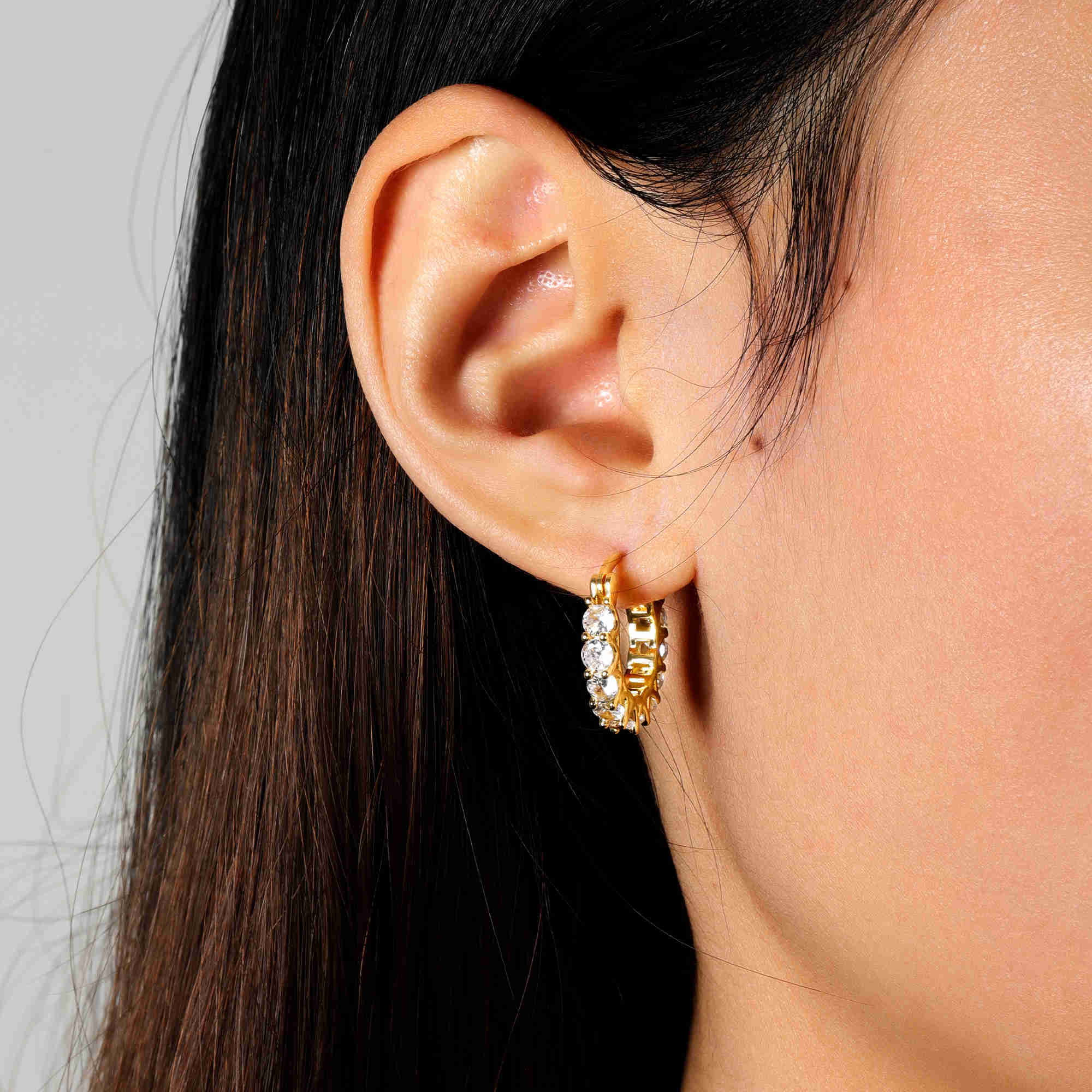 2023 Latest Daily Uses Ear Jewelry 10k/14k/18k Solid Gold GRA D White Huggie Hoop Moissanite Earrings