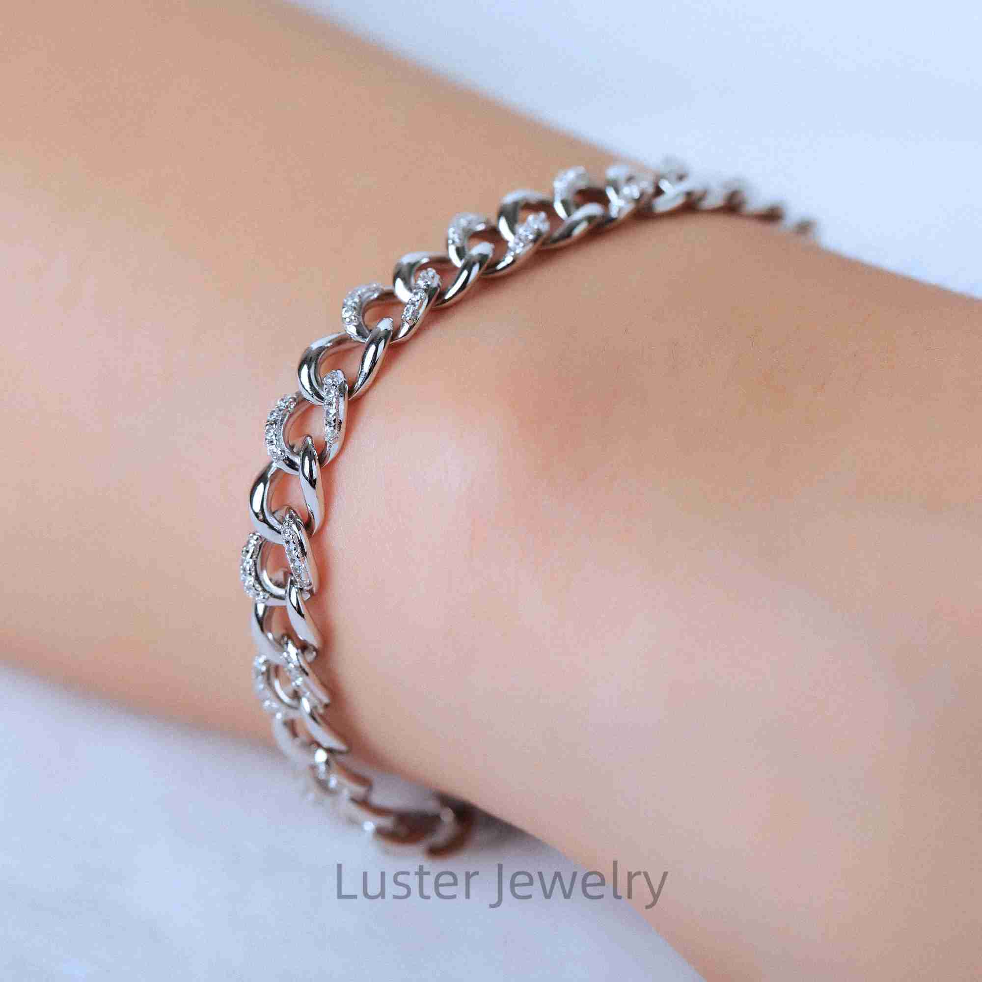 Luster 925 Silver 18k Gold Plated Moissanite Cuban Link Chain 5mm Round Cut Moissanite Silver 925 Cuban Bracelet