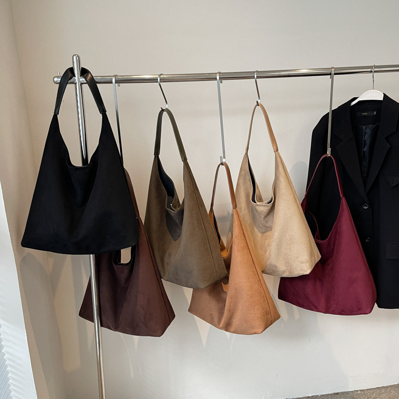 Underarm large capacity women's fashion versatile 2025 new casual tote bag, commuting texture shoulder bag #swissmilitary