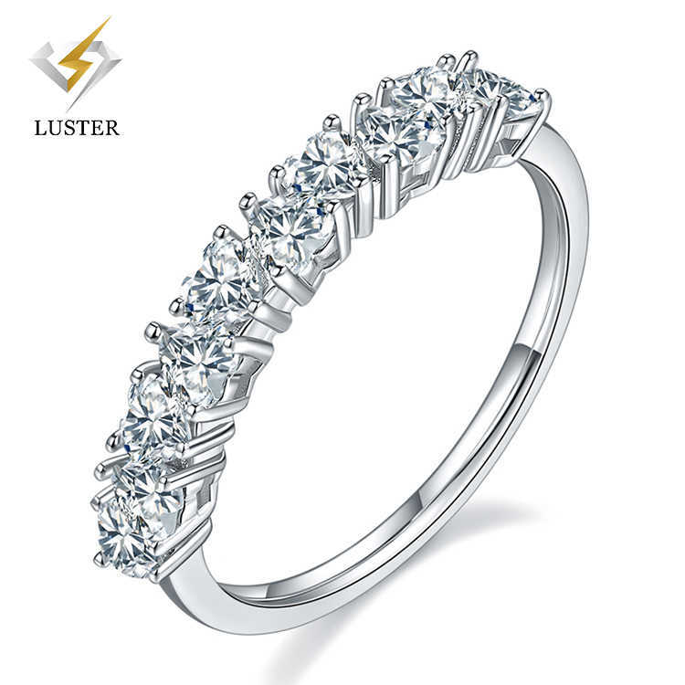 Shiny Jewelry D VVS1 Heart Brilliant Cut Moissanite Diamond Band Wedding Moissanite Silver Ring