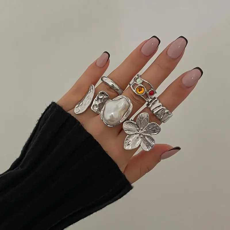 Fashion Gold Color Flower Crystal Imitation Pearl Open Ring for Women Engagement Party Gift Temperament Jewelry 2024 XJ250219