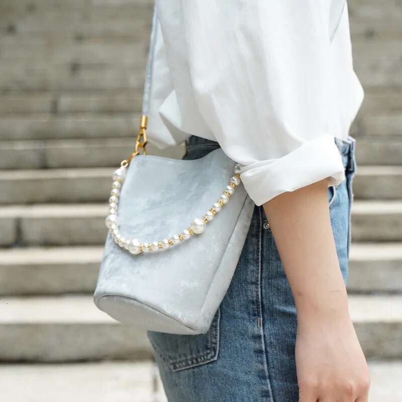 High Quality Genuine Leather Ladies Bucket Handbags Designer Satin Shoulder Bag Crossbody Bags For Women
