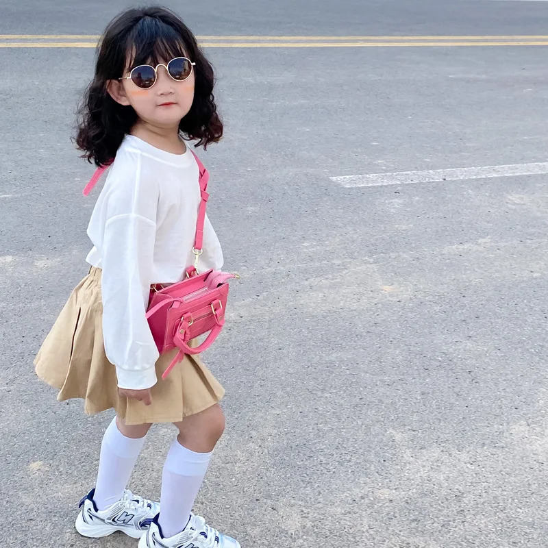 Korean Version Handsome Girl Small Square Retro Locomotive Bag Foreign Style Childrens Messenger Bag Street S Accessories 250219