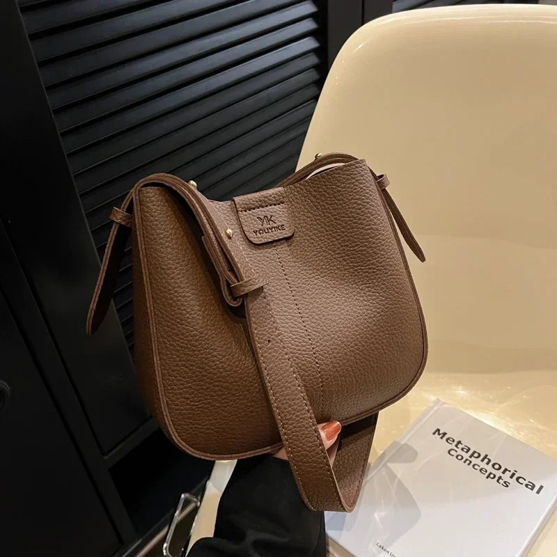 High end fashion womens cross body bag niche PU womens shoulder bag solid color bucket bag 250214