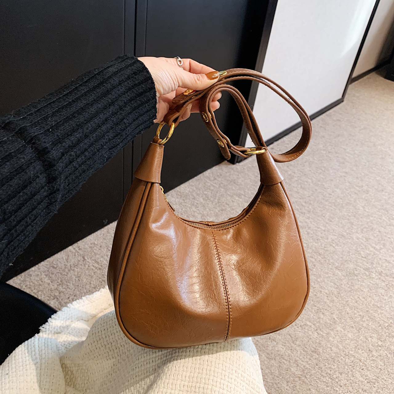 2025 Spring New Women's Oil Wax Leather Underarm Small Trendy Texture Single Shoulder Crossbody Bag #swissmilitary