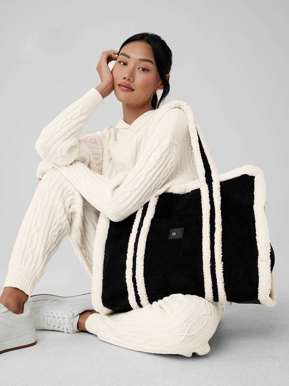 2025--Classic Plush Underarm Tote Bag with High Sense and Versatile Large-capacity Manual Bill of Lading Shoulder Bag 219