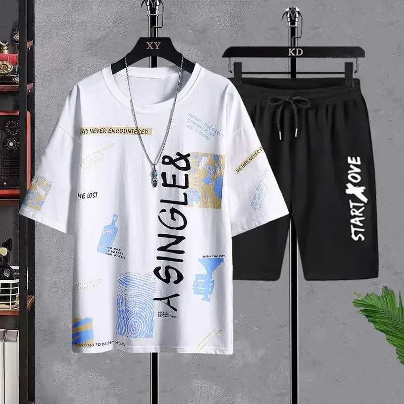 T-shirt for Men Set Summer Manga Tshirt Tops Bear Loose Graffiti Tee Fashion Goth Print Mens Short Sleeve Male Casual ClothesXJ250218