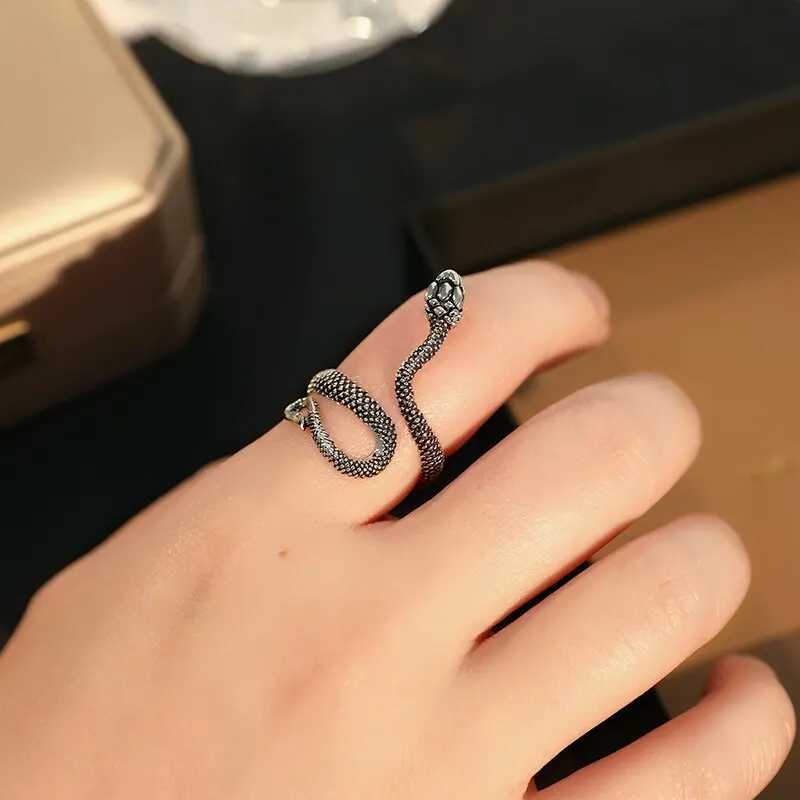 3pcs Ring Set For Both Men And Women Hip Hop Style Personalized Exaggerated Snake Retro Electrophoresis Gun Black RingXJ250219