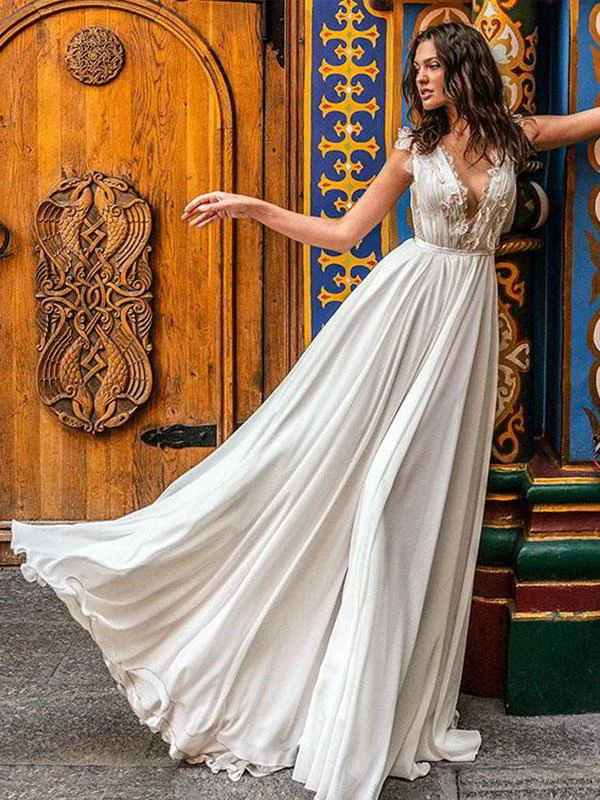 Luxury Dubai Pearls Lace Ball Gown Wedding Dresses For Bride Sexy Sleeveless Backless Straps Floor Length Wedding Gowns Beaded Appliques Garden Bridal
