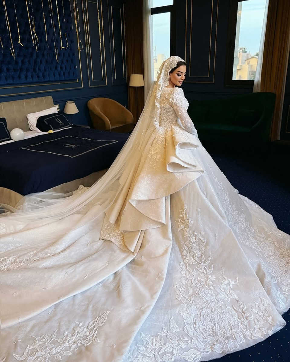 Ball Gown Wedding Dress For Women Jewel Neck Long Sleeves Bridal Gowns Appliques Court Train Dresses Custom Made vestidos de novia