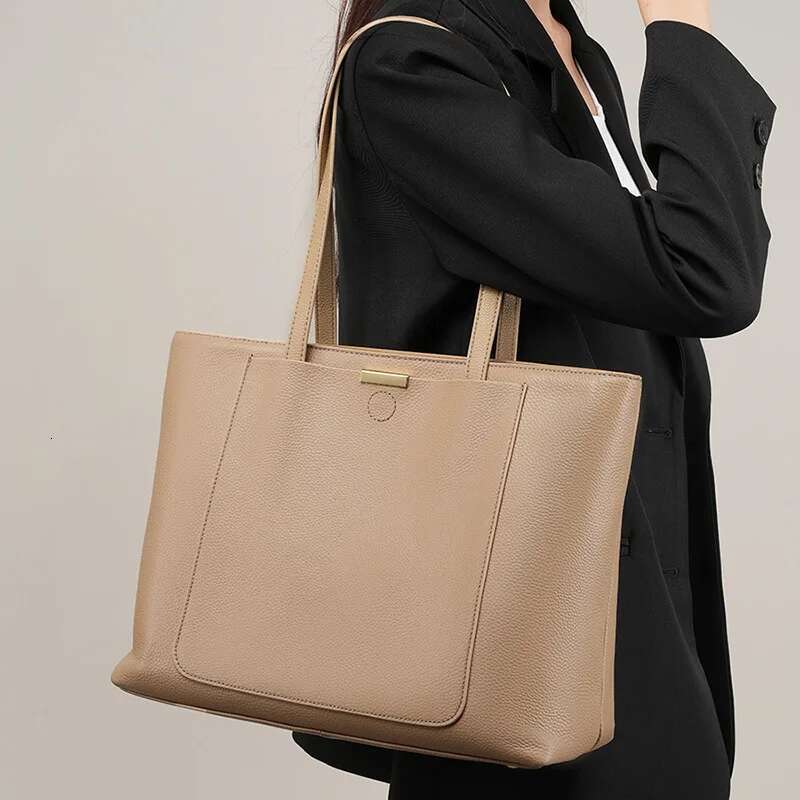 Women's Large Capacity Shoulder Bag High-End Ladies Genuine Leather Commuter Shopper Bags High Quality Handbag Big Tote