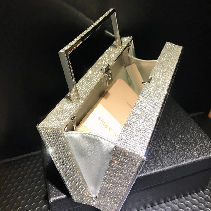 y ner Full Diamond Evening Clutch Bag Ladies 3D Rhinestone Radio Handbag Fashion Party Shiny Crystal Shoulder 250218