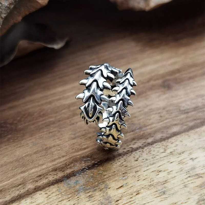 2022 New In Fashion Mens Euro American Alloy Ring Retro Geometric Spine Adjustable Ring Halloween Jewelry Party GiftXJ250219