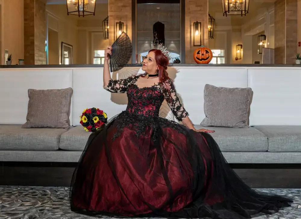 Black And Burgundy A-Line Gothic Wedding Dresses Long Sleeves Lace Appliques Floor Length Vintage Bridal Gown 2025 Vestido De Novia