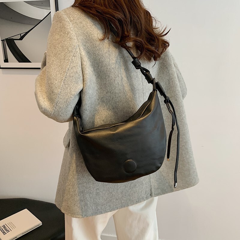 Small niche design for women in autumn winter 2025, new casual and relaxed one shoulder crossbody bag, commuting dumpling bag #swissmilitary