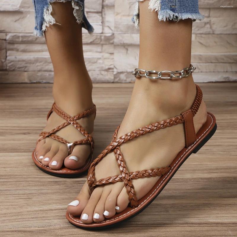 2025 S Fashion Designer Sandals Women Beach Woven Hollow Flats Casual Clip Toe Summer Walking Atos Dress Femme Slides