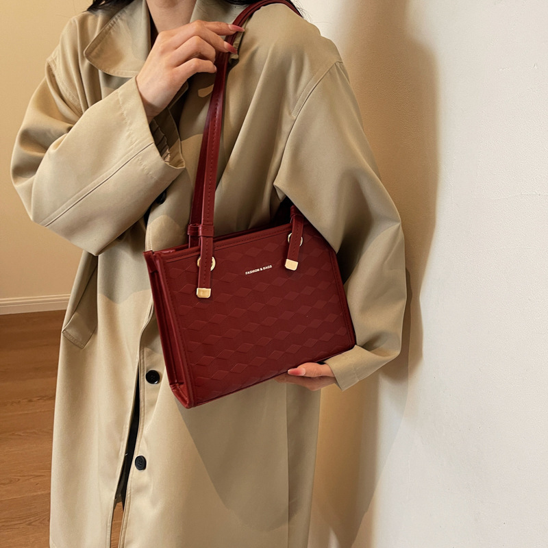 Red Large Capacity for Women 2025 New Trendy Winter Bridal Texture Handbill Shoulder Crossover Wedding Bag #swissmilitary