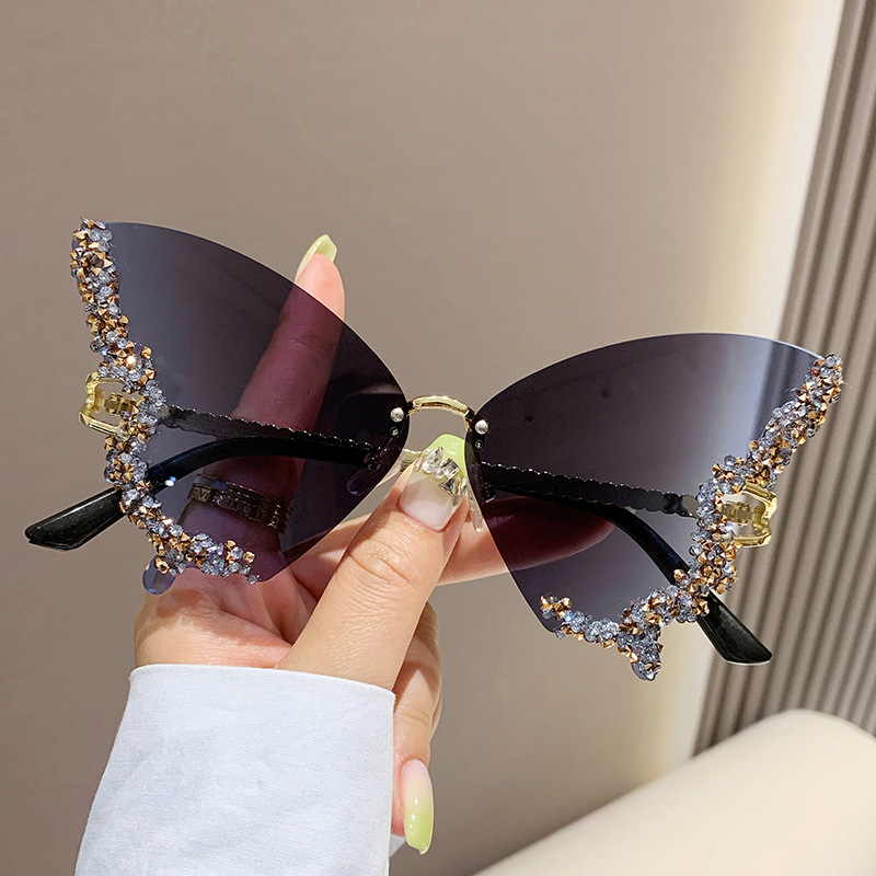 2025 new butterfly shape diamond inlaid sunglasses for woman, fashionable personality exaggerated sunglasses, European and American internet celebriti