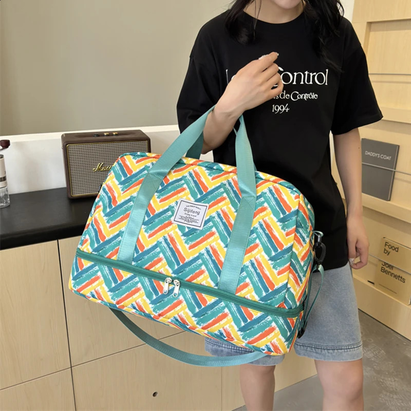 Fashion Ripple Large Capacity Travel Duffle Bag Sports Gym Bag Independent Shoe Compartment Weekend Overnight Luggage Bag 250214
