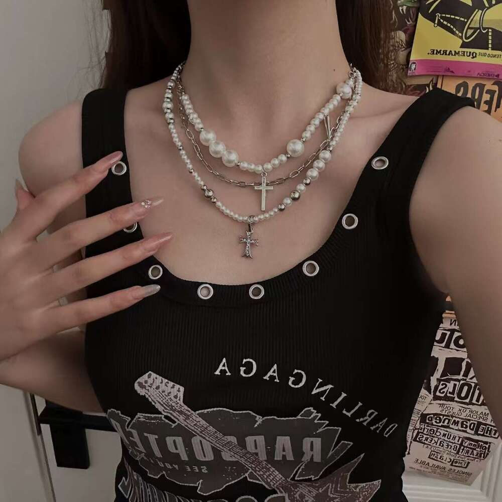 Star stacked pearl for women, light , niche design, high-end feeg, starry sky, double layered collarbone chain, neck chain necklace accessory