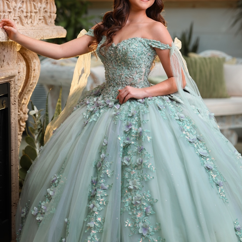 Mint Green Shiny Quinceanera Dresses Ball Gown Off Shoulder Appliques Lace Flower Beading Crystal Tull Sweet 16 Dress Vestidos 15 De Anos