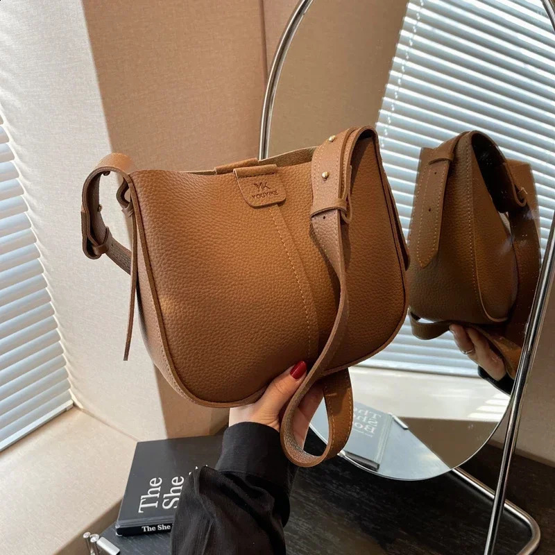 High end fashion womens cross body bag niche PU womens shoulder bag solid color bucket bag 250214