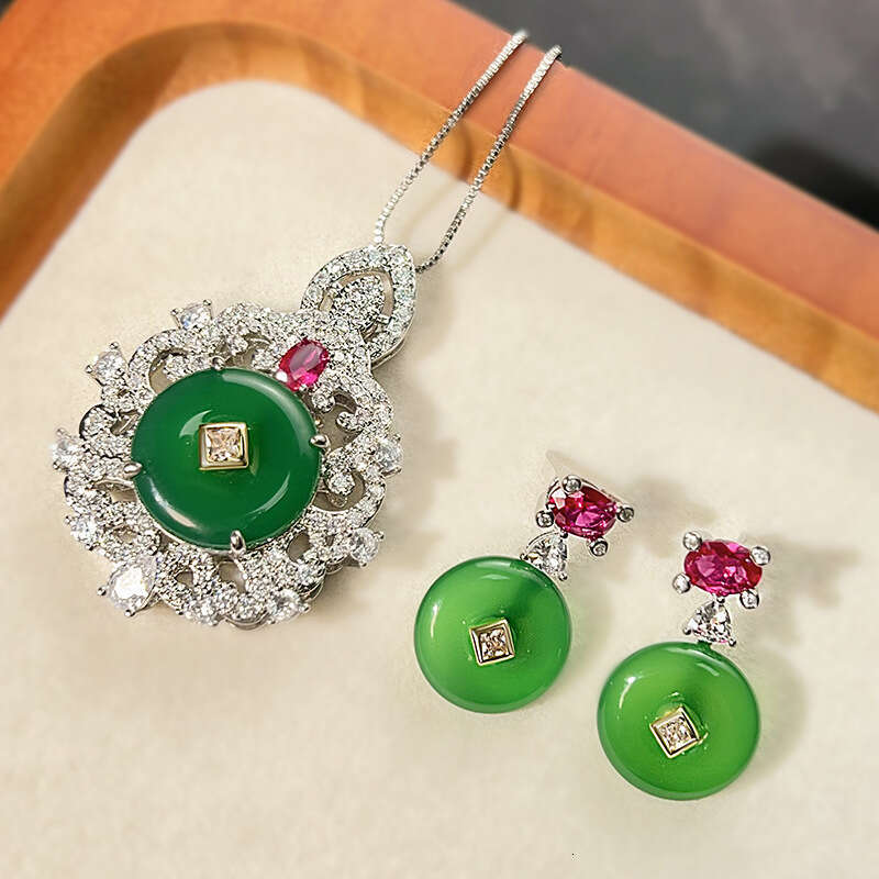 New Emperor Necklace Earring Set Jewelry Imitation Natural Green Jade Essence Charm Earrings Inlaid with Agate Safety Buckle for Women