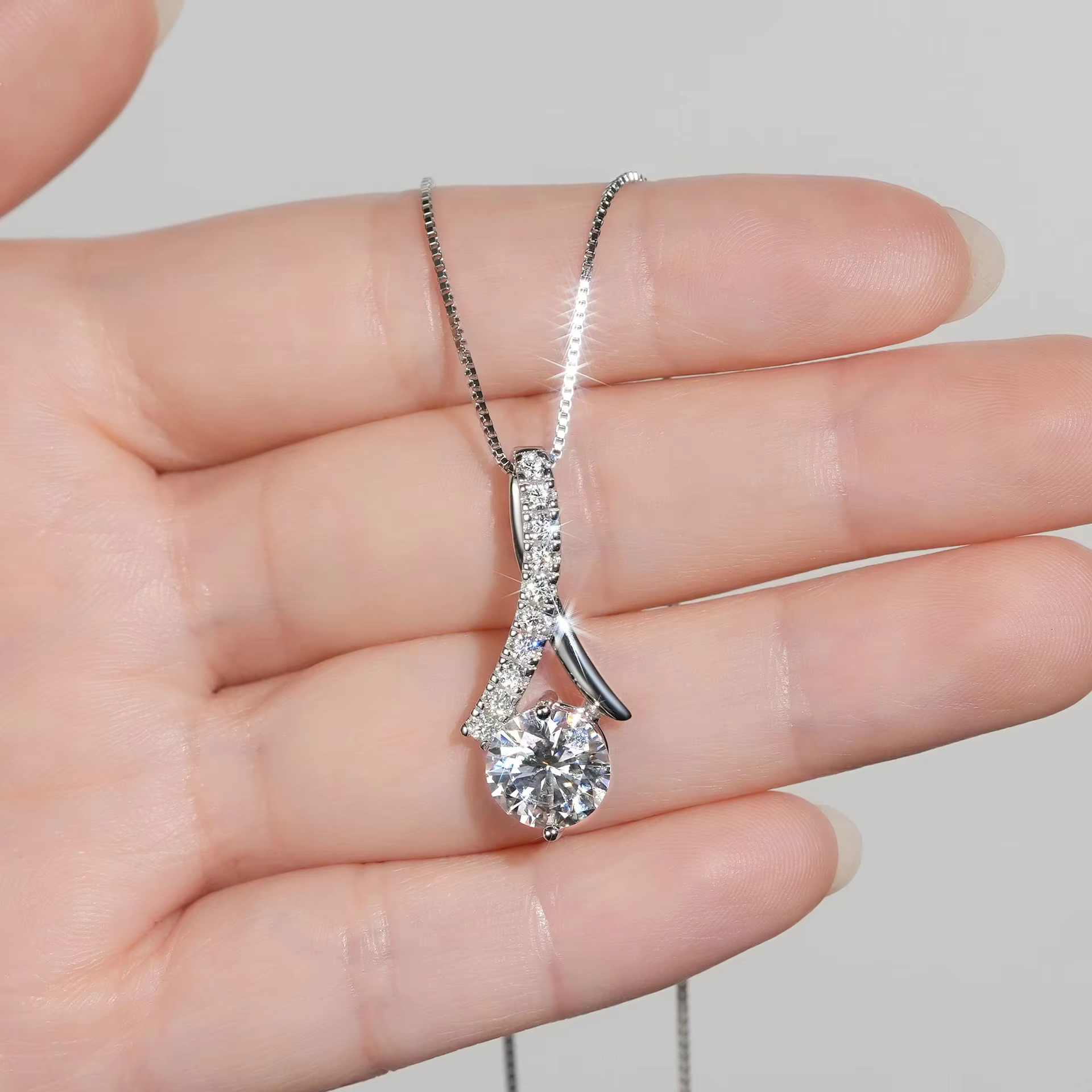 Wholesale S Moissanite Jewelry Water Drop Crystal Zircon Pendant Necklace with GRA and Gift Box for Women