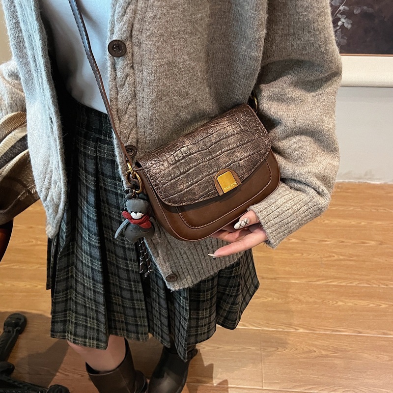 Fashion saddle 2025 new casual commuting crossbody shoulder bag, female niche design bag #swissmilitary