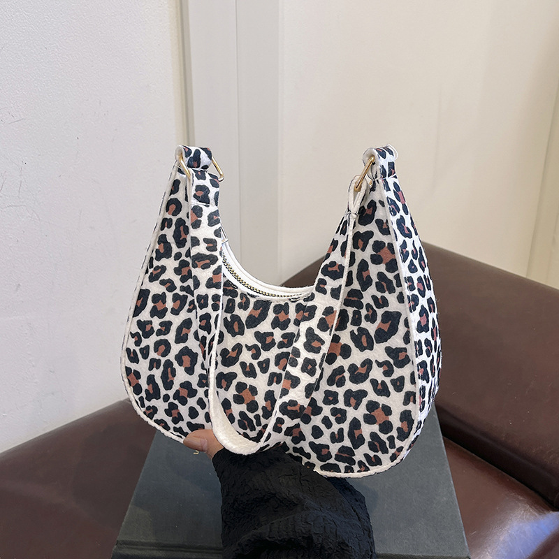 2025 stylish new leopard print women's Korean version armpit personalized versatile hand-held casual shoulder bag #swissmilitary