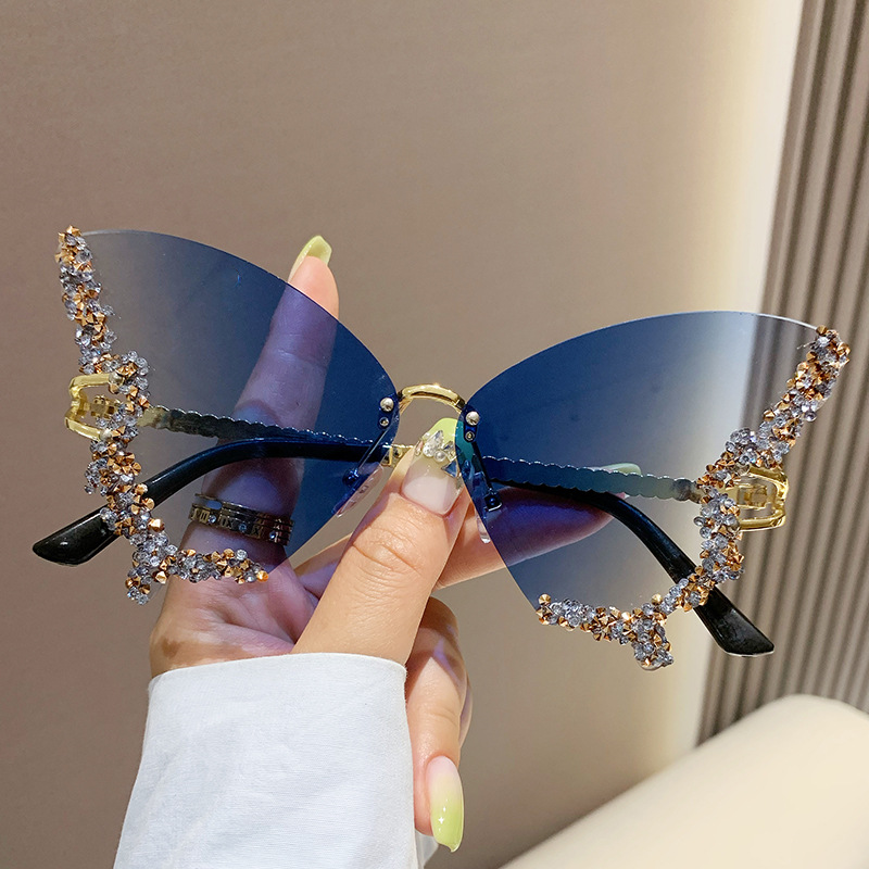 2025 new butterfly shape diamond inlaid sunglasses for woman, fashionable personality exaggerated sunglasses, European and American internet celebriti