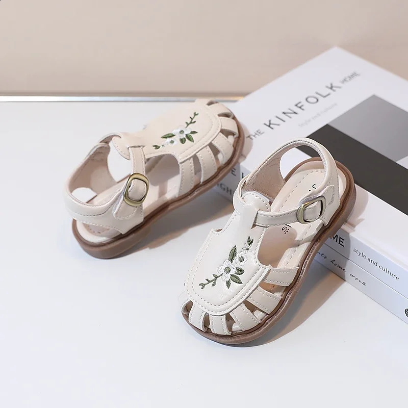 Traditional Chinese Embroidery Childrens Shoes Girls Sandals Summe Retro Princess Shoes Roman Style Girls Leather Shoes Childrens F05173 250219